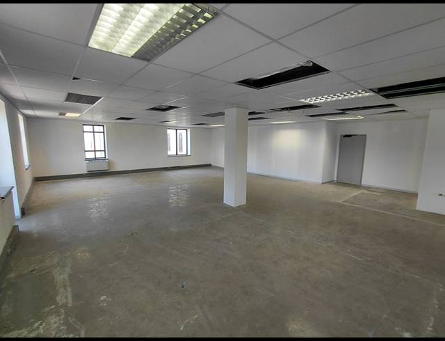 155M² OFFICE TO LET IN MAGALIESSIG